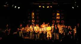 Langnau Jazz Nights 2007: Concert in the Kupferschmiede. July 28th 2007. The participants of the Junior Jazz Meetings are awaiting the price winers for the Jazz School admission.